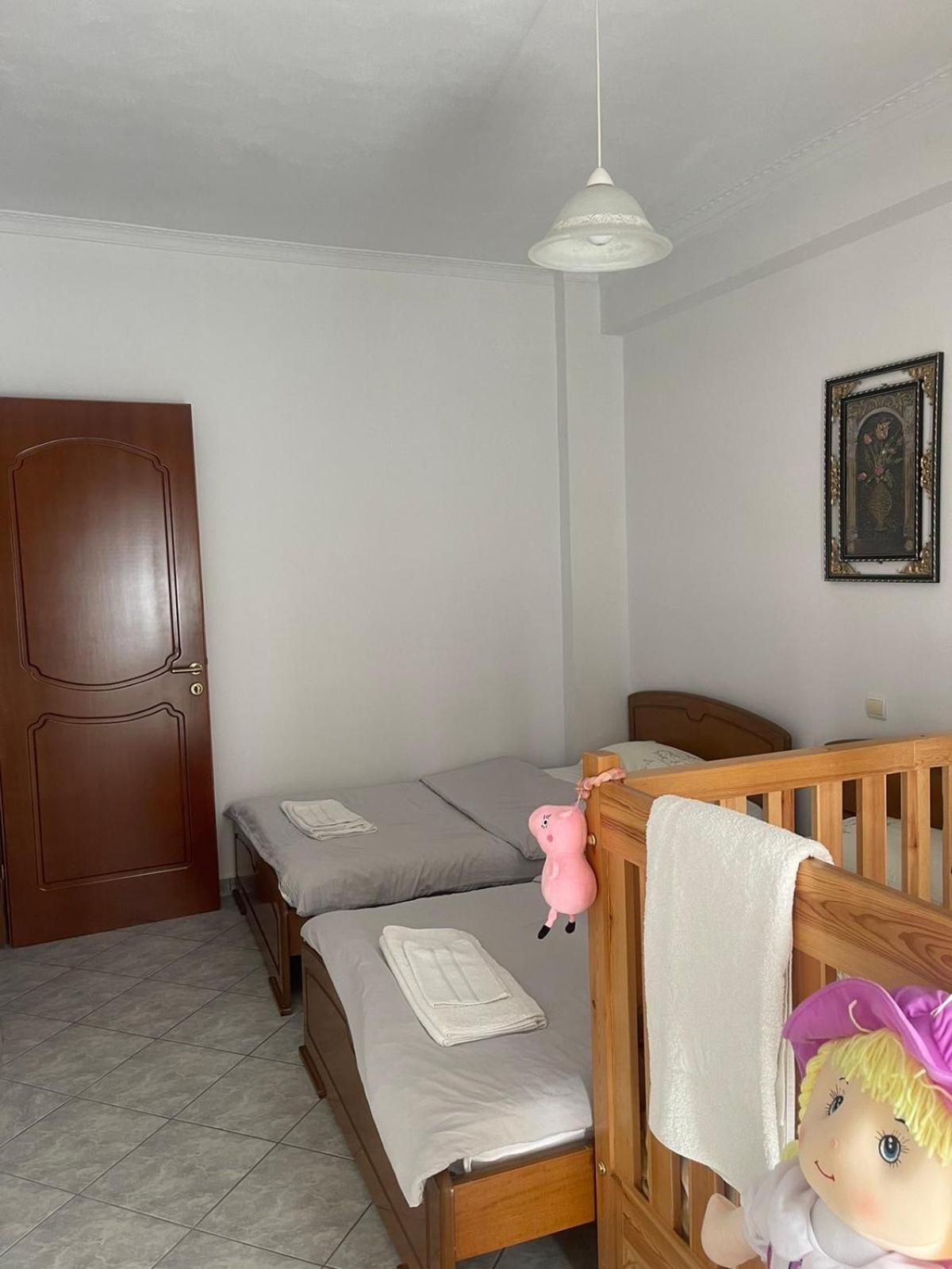Bright Apartment, Spacious Near The Center Trikala  Luaran gambar